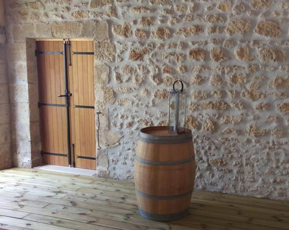 Au Coeur Des Vignobles Bed & Breakfast Saint-Estèphe Dış mekan fotoğraf
