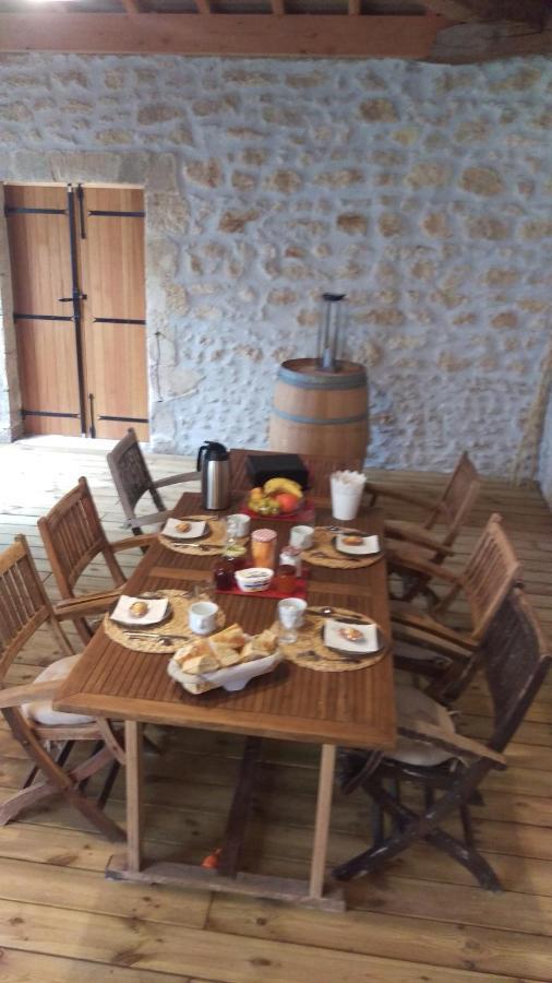 Au Coeur Des Vignobles Bed & Breakfast Saint-Estèphe Dış mekan fotoğraf